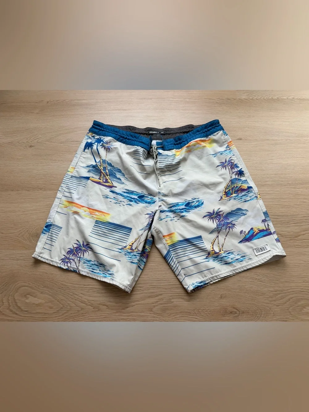 O'Neill Cruzers Board Shorts size 36 Quick Drying Cream OlivePalm Tree